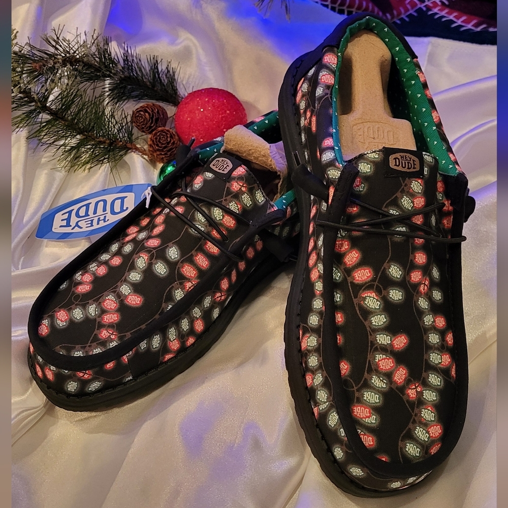 Hey Dudes Wally Deck the Halls